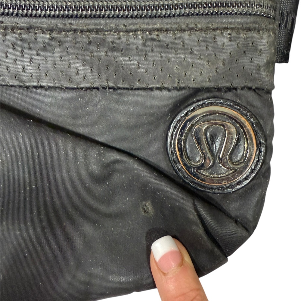 AC11 Lululemon Black Free Spirit Bag Belt Bag/Crossbody - Picture 11 of 15